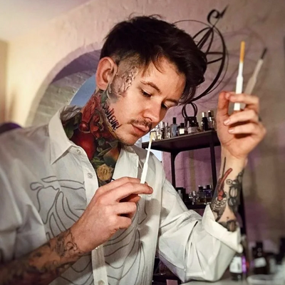 Freddie Albrighton on perfume, tattoos, and Canvas for Der Duft.